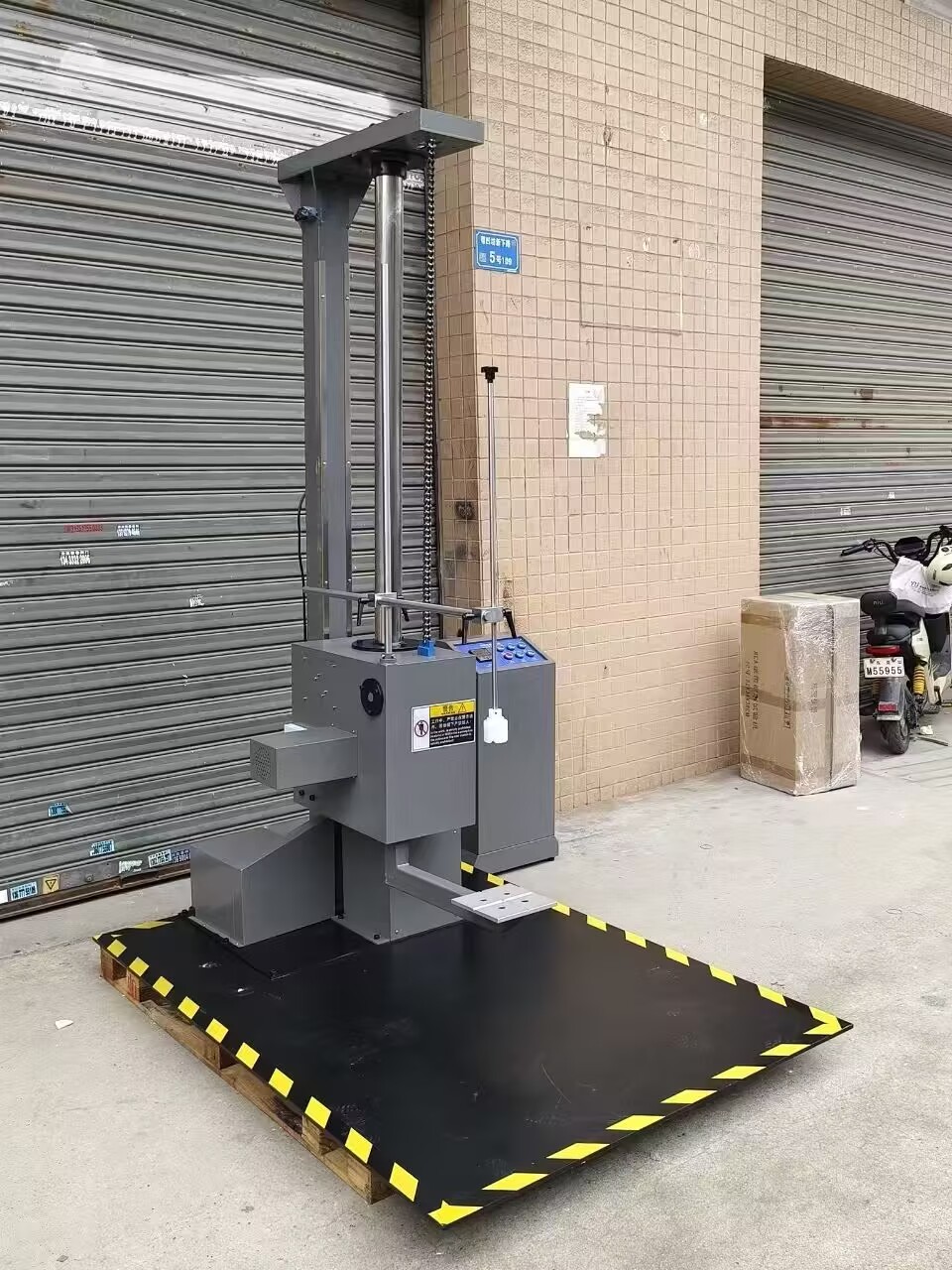 单臂跌落试验机